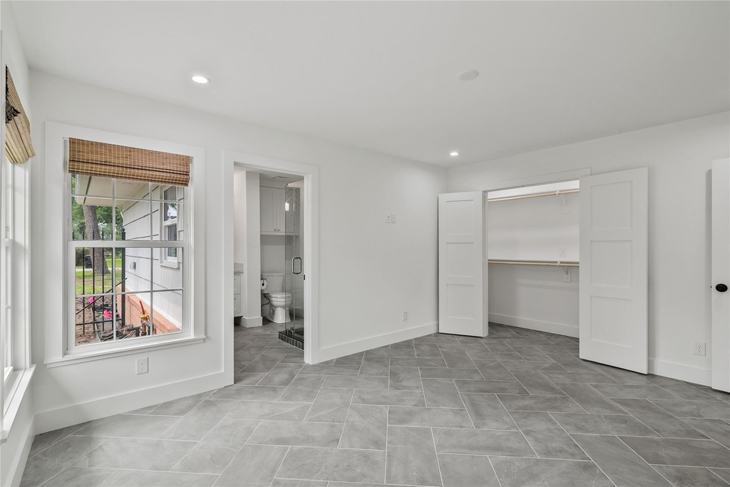 312 W 31st Street - Photo 26