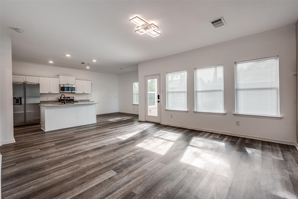 12721 Plummersville Street - Photo 7