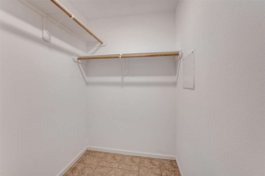 12721 Plummersville Street - Photo 21