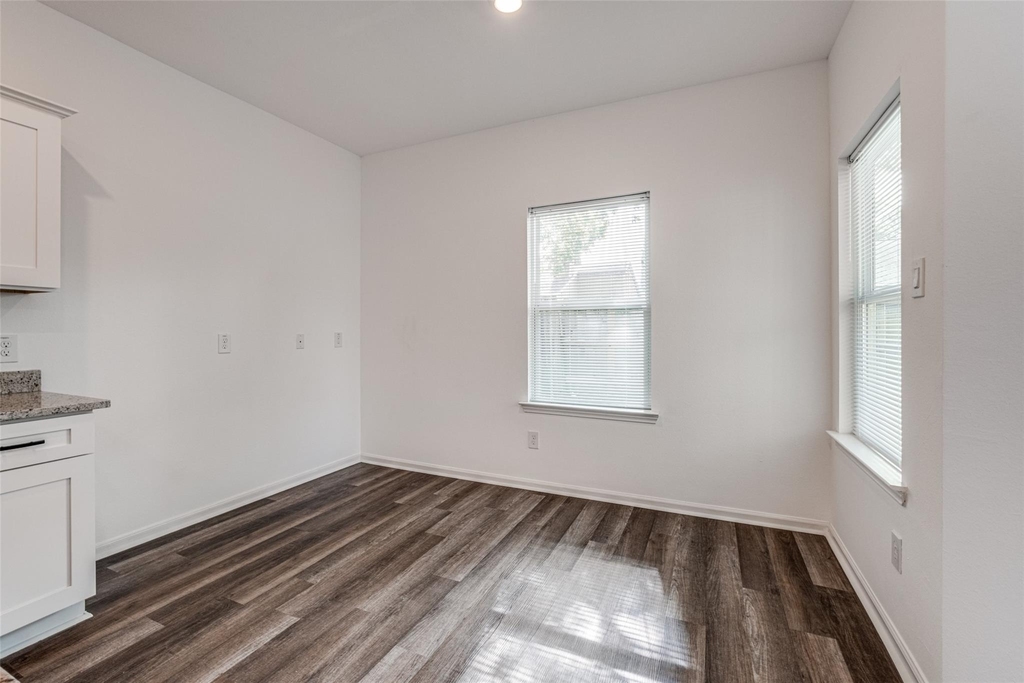 12721 Plummersville Street - Photo 10