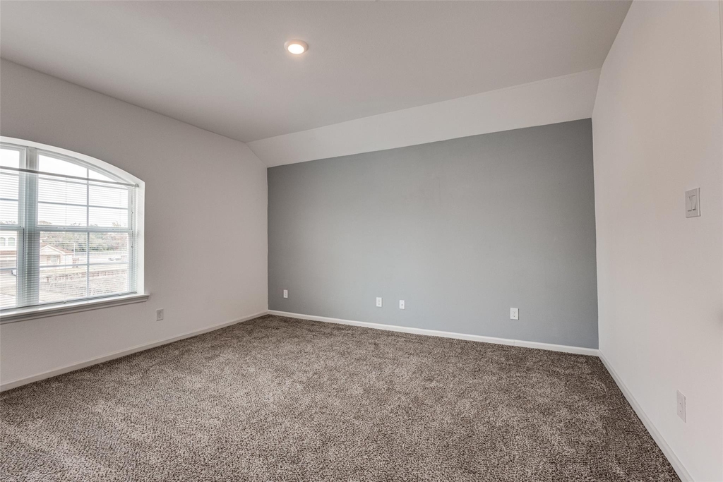 12721 Plummersville Street - Photo 14