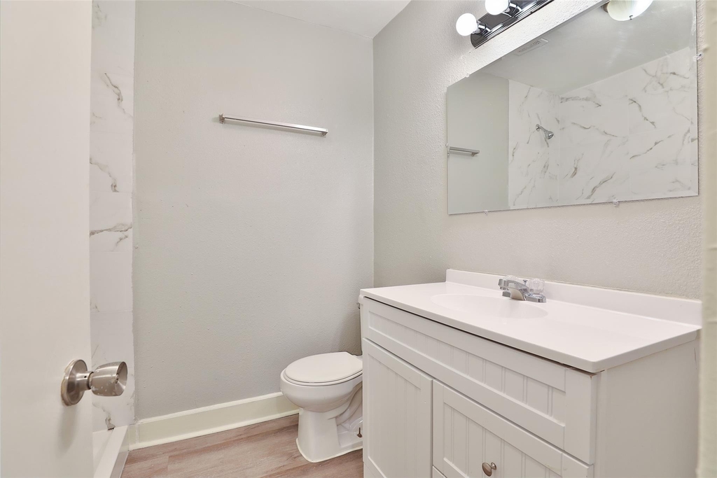 1840 Richmond Avenue - Photo 5
