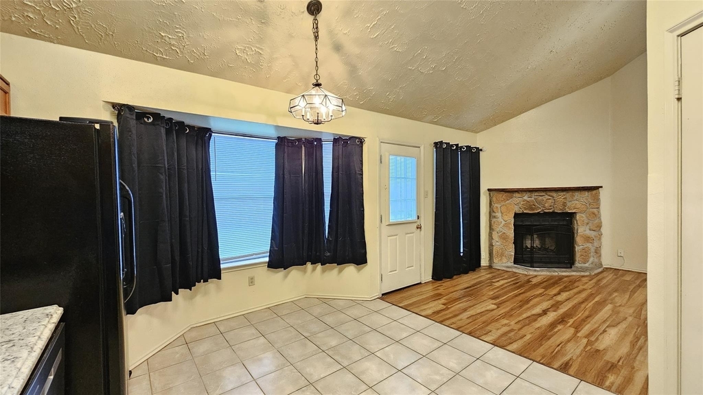 8731 Croteau Drive - Photo 4