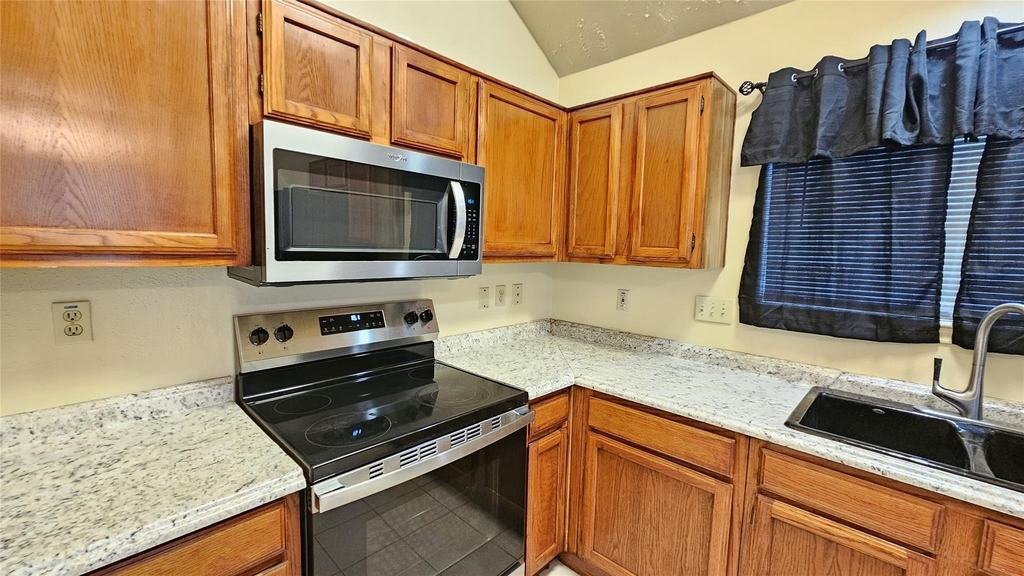 8731 Croteau Drive - Photo 11