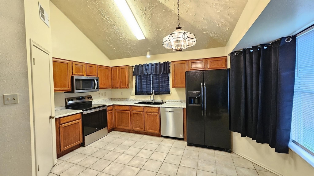 8731 Croteau Drive - Photo 9