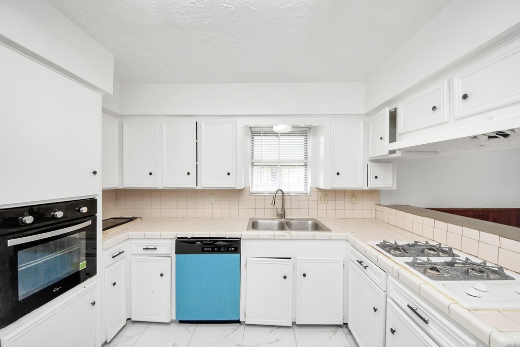 9131 Rentur Drive - Photo 7