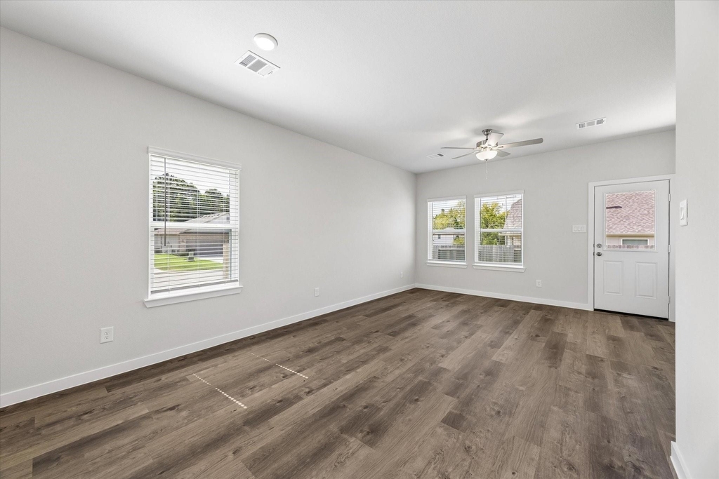 11605 Whirlaway Drive - Photo 3