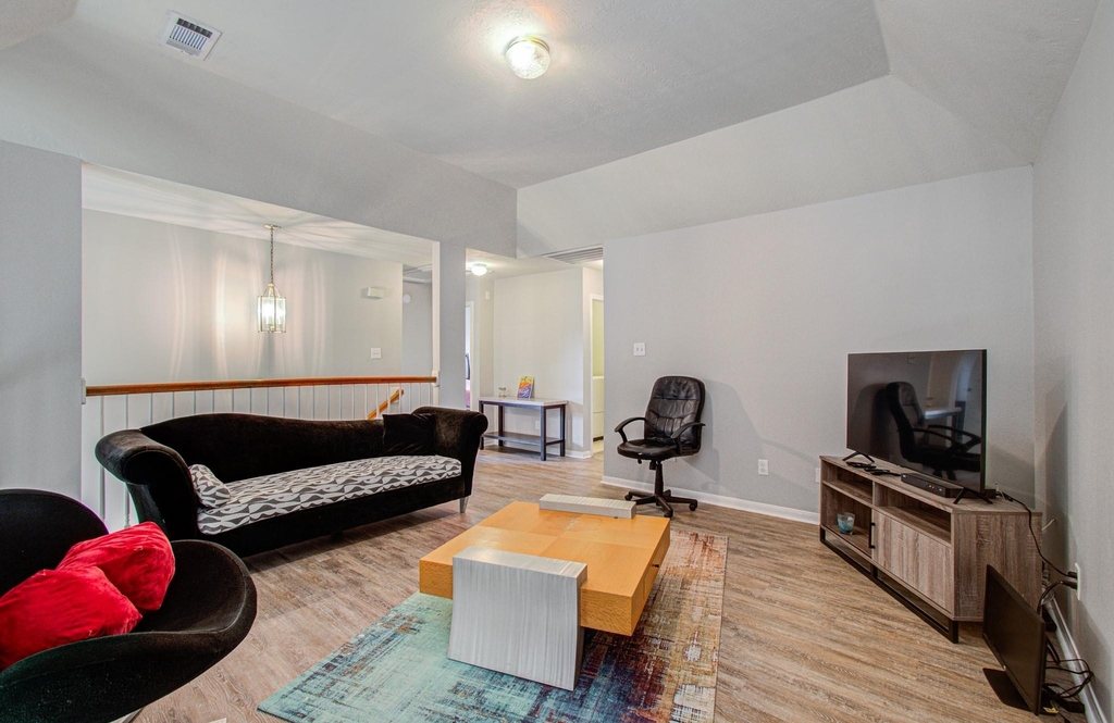 3043 W Hampton Drive - Photo 41
