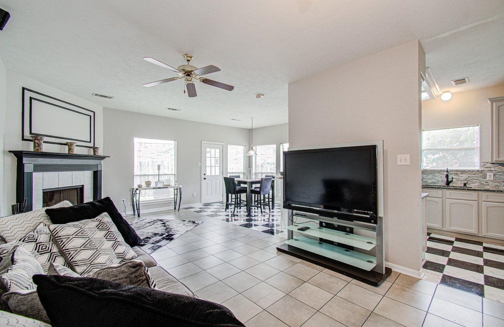 3043 W Hampton Drive - Photo 24