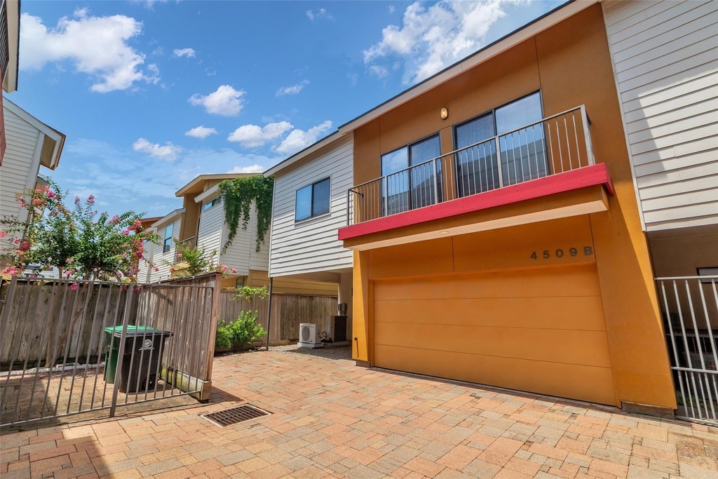 4509 Eigel Street - Photo 5