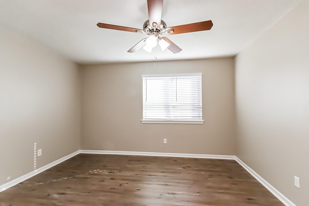 10015 Waving Fields Drive - Photo 10