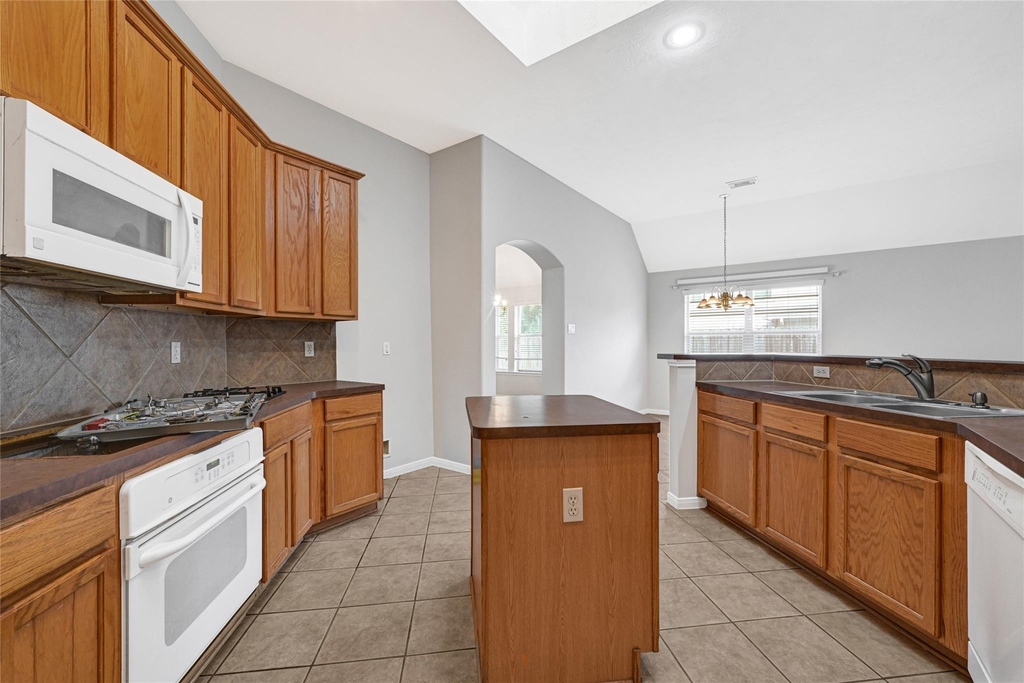 2311 Falcon Knoll Ln - Photo 14