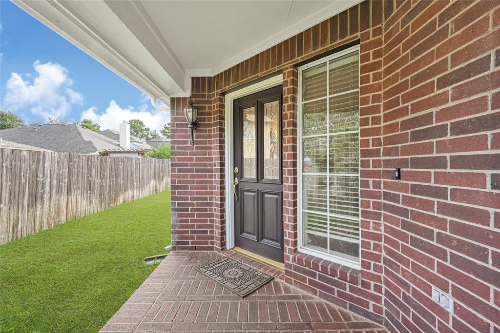 2311 Falcon Knoll Ln - Photo 2