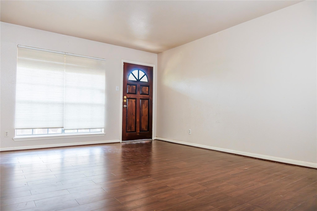 829 Wax Myrtle Lane - Photo 2