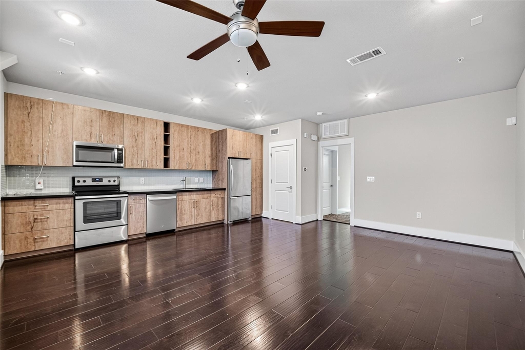 2401 Crawford Street - Photo 20