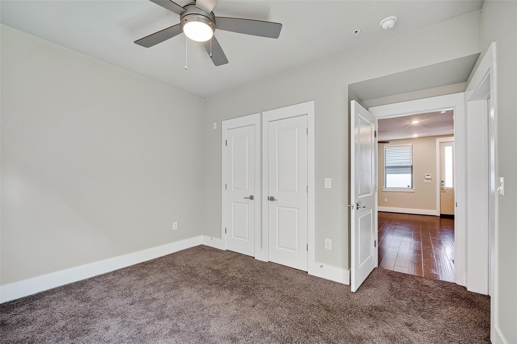 2401 Crawford Street - Photo 27