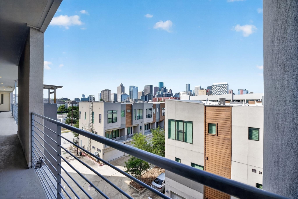 2401 Crawford Street - Photo 8