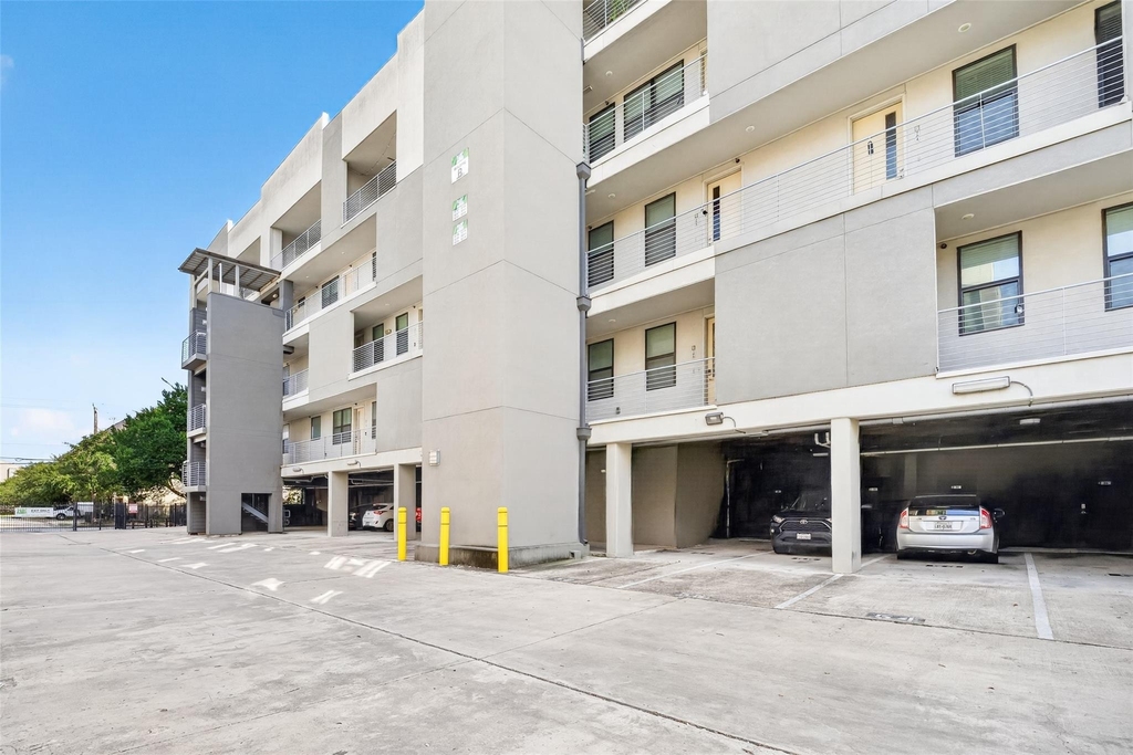 2401 Crawford Street - Photo 3
