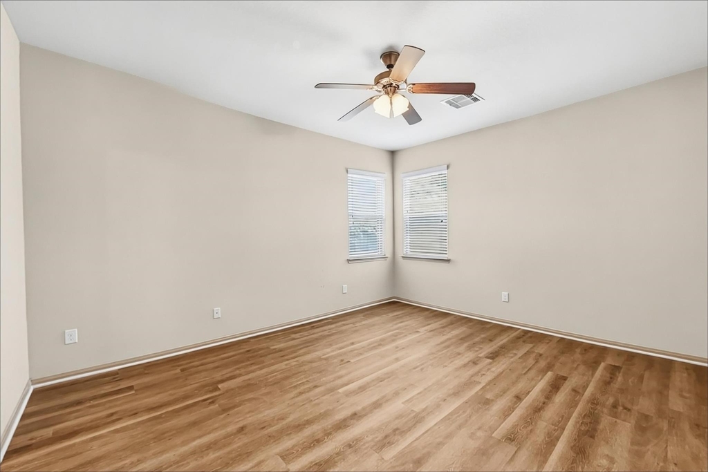 2201 Jefferson Crossing Drive - Photo 8