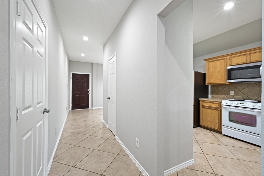 17215 Kobuk Valley Circle - Photo 4