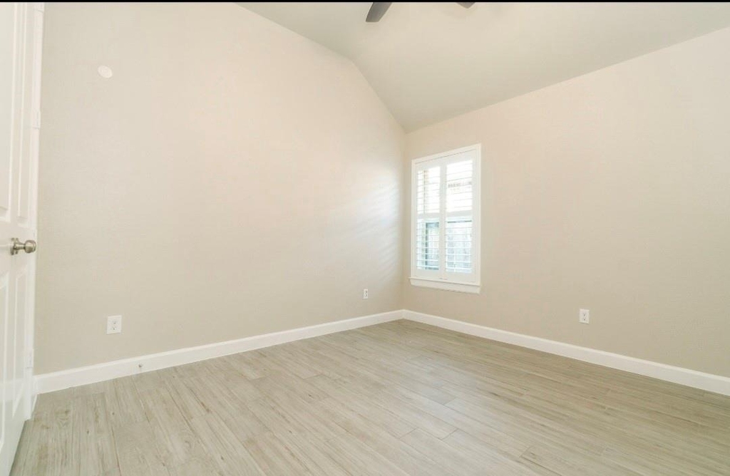 9615 Spring Court - Photo 16