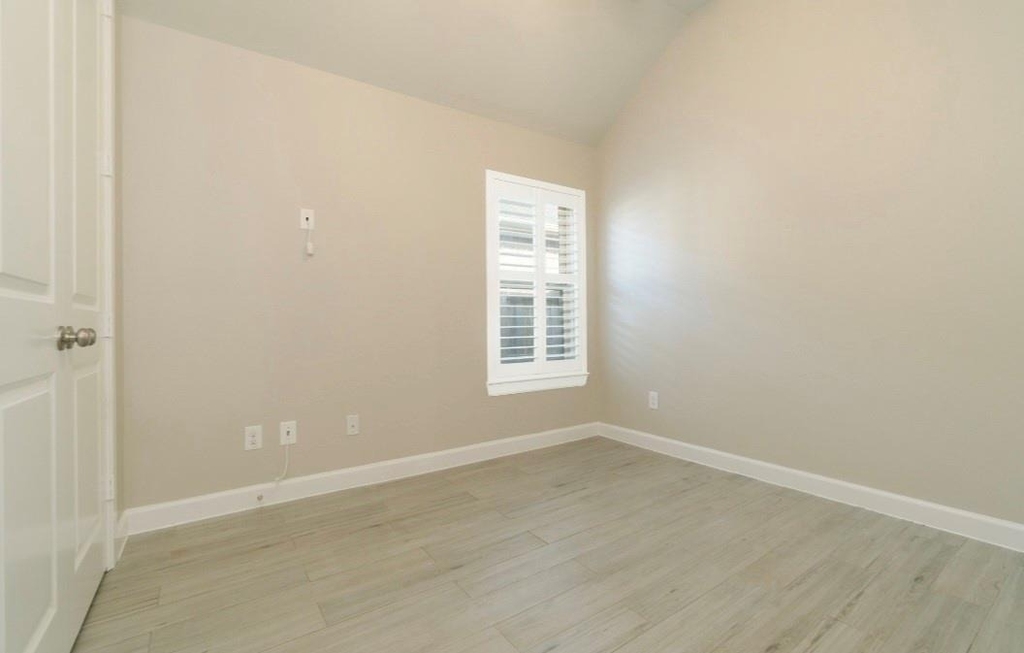 9615 Spring Court - Photo 17