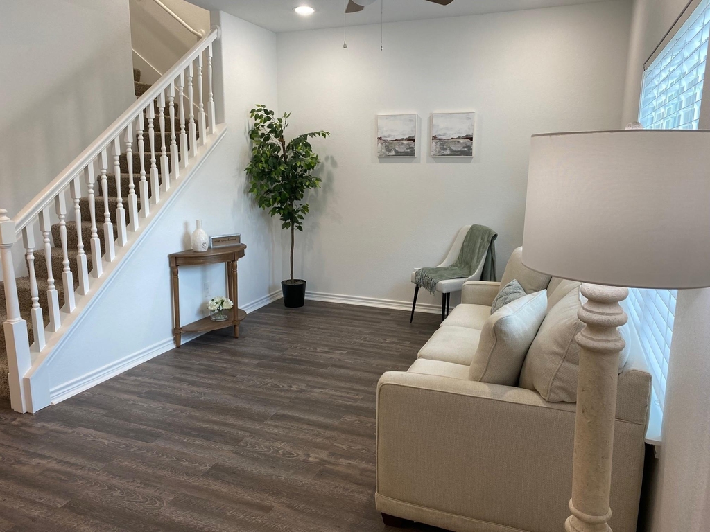 24029 Wildwood - Photo 2