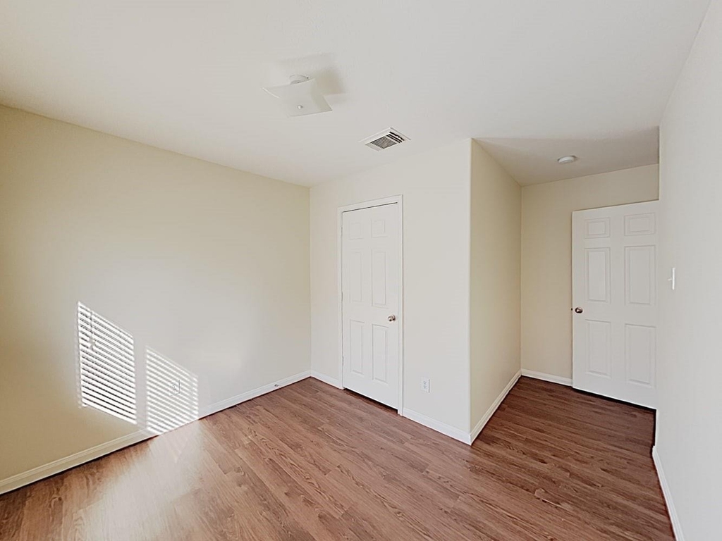 6002 Deep South Drive - Photo 2