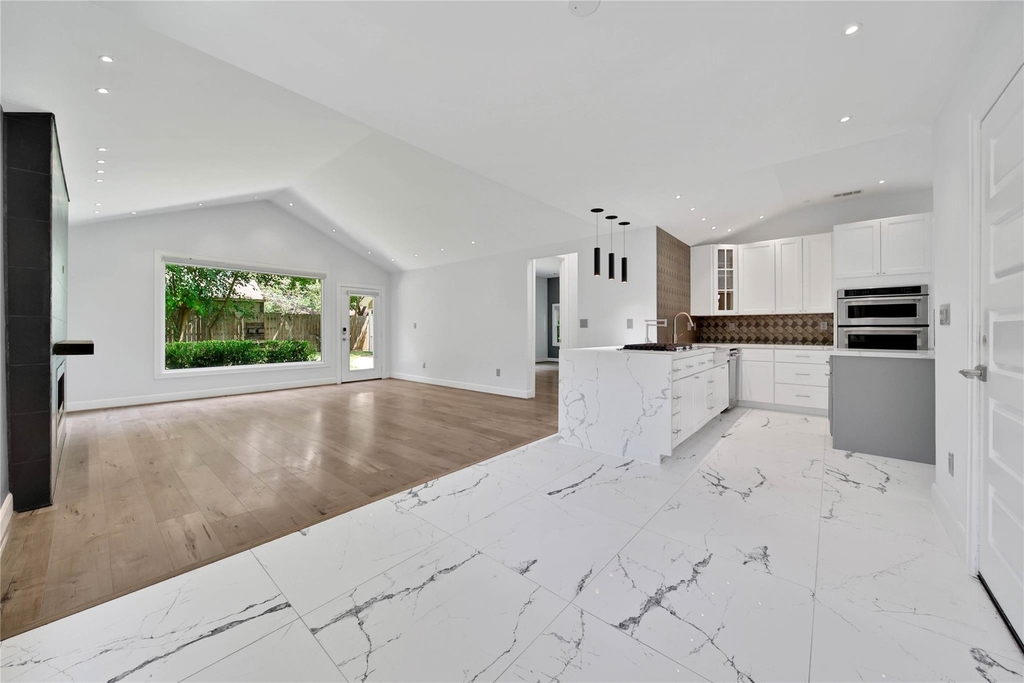 2206 Saxon Drive - Photo 6