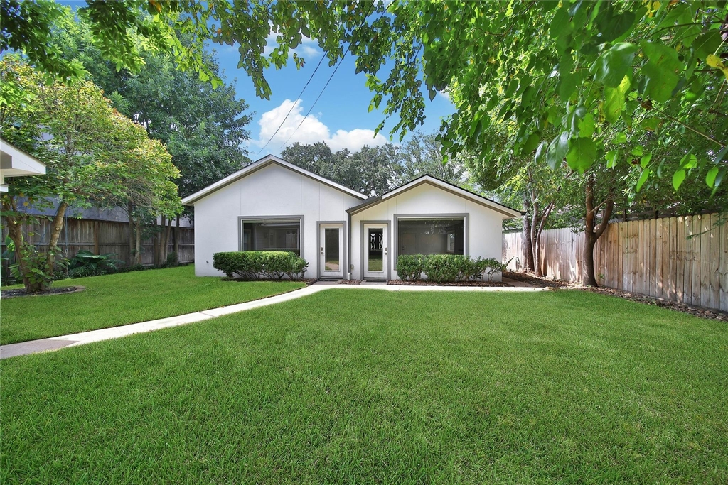 2206 Saxon Drive - Photo 38