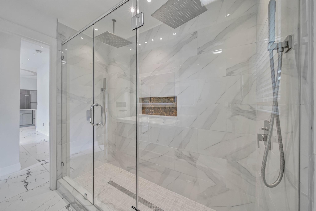 2206 Saxon Drive - Photo 33