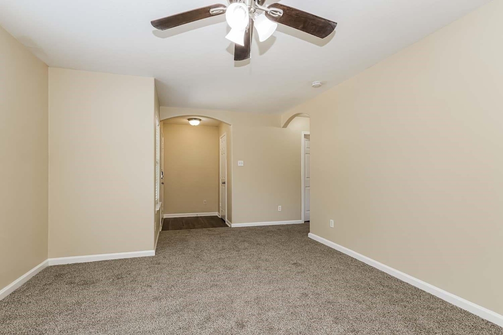 6348 Austinville Drive - Photo 4