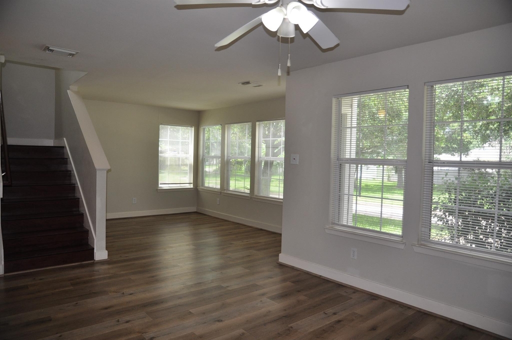 20734 Settlers Lake Circle N - Photo 5