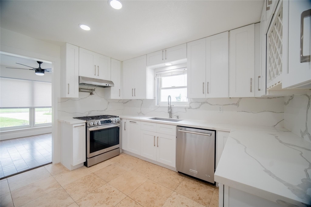 4815 Caris Street - Photo 5
