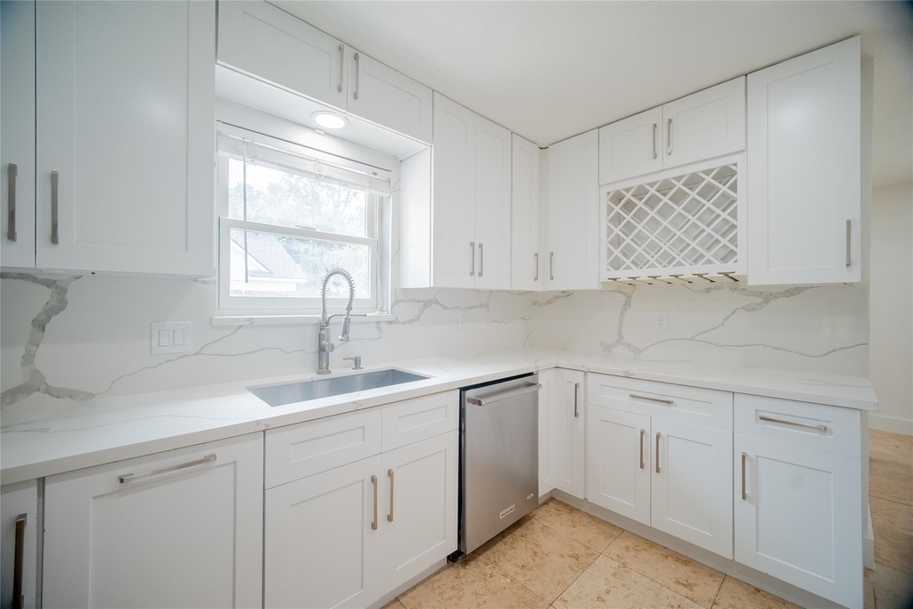 4815 Caris Street - Photo 7