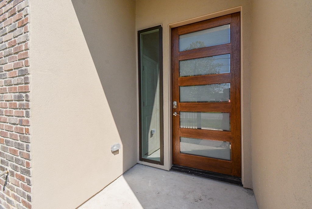 147 S 66 Street - Photo 3
