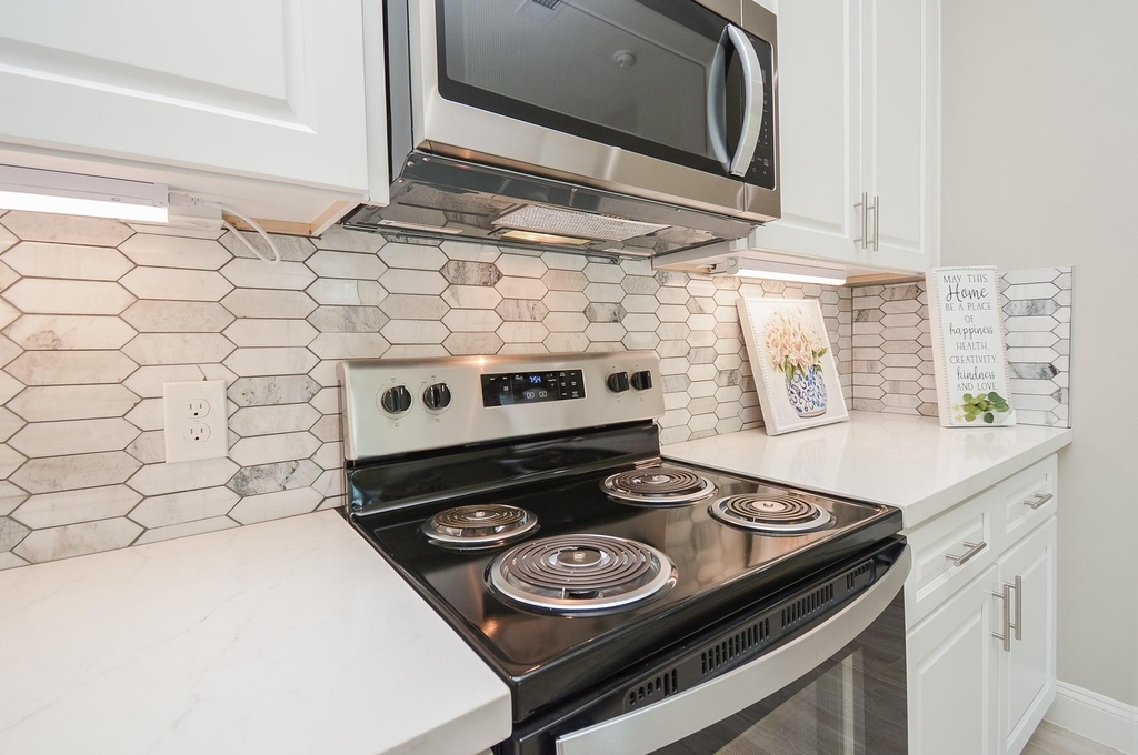 147 S 66 Street - Photo 6