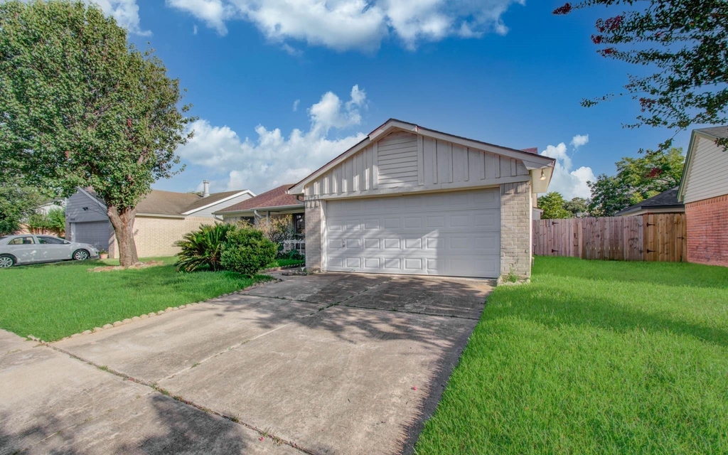 16963 Nevisway Street - Photo 1