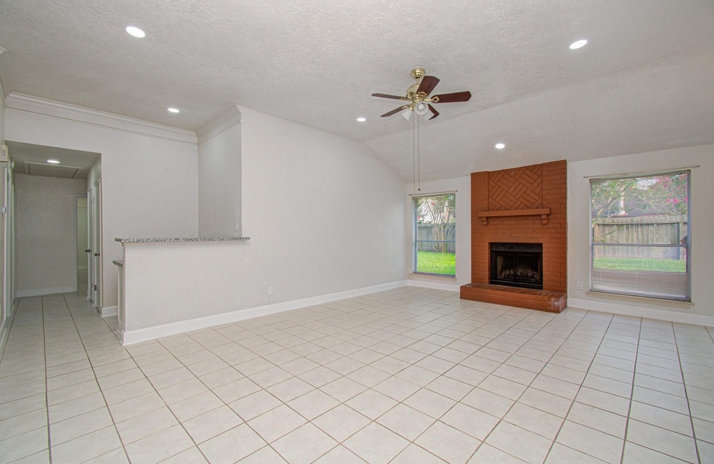 16963 Nevisway Street - Photo 10