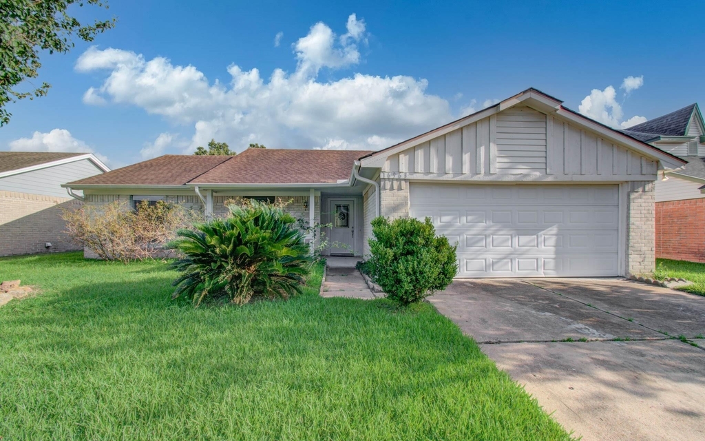 16963 Nevisway Street - Photo 2