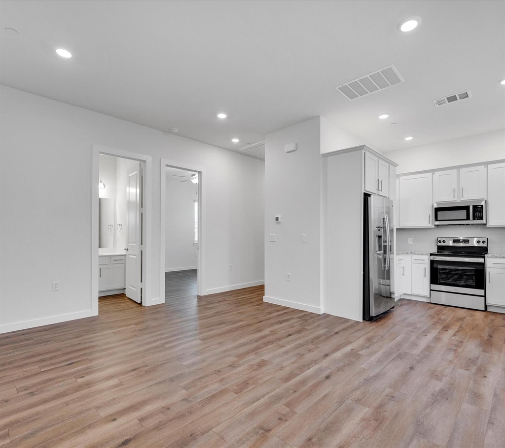 2709-804 Rockhill Road - Photo 3