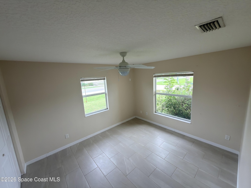 1620 Mason Terrace - Photo 3