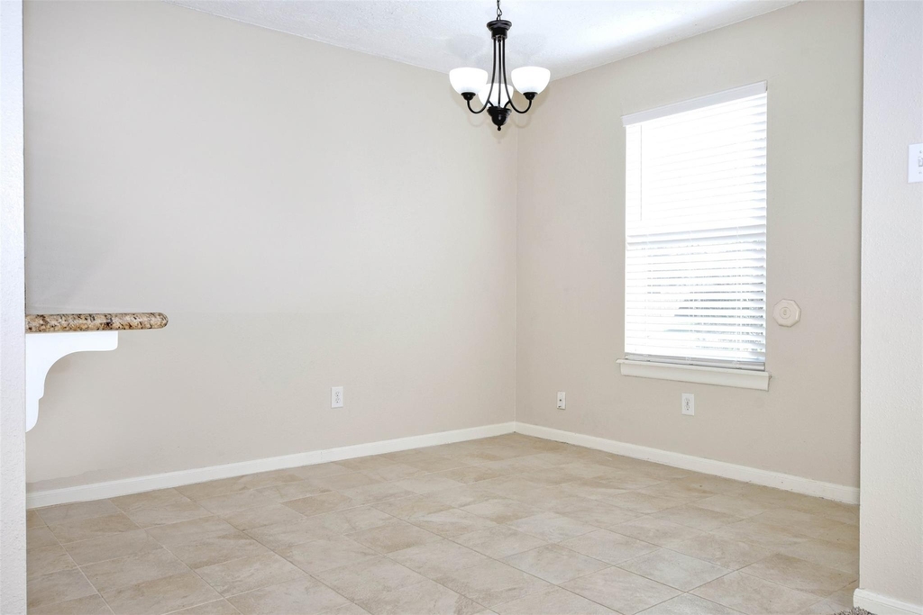 518 Moore Street - Photo 5