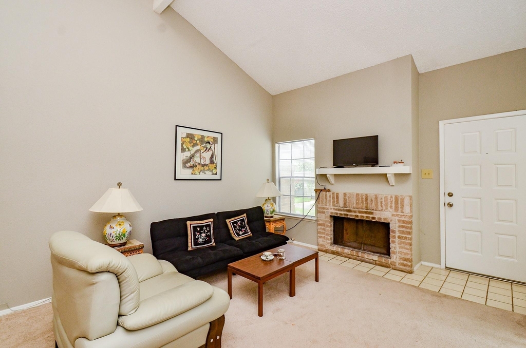 6211 Ludington Drive - Photo 11