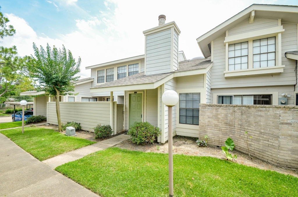 6211 Ludington Drive - Photo 0