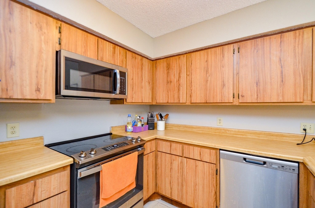 6211 Ludington Drive - Photo 20