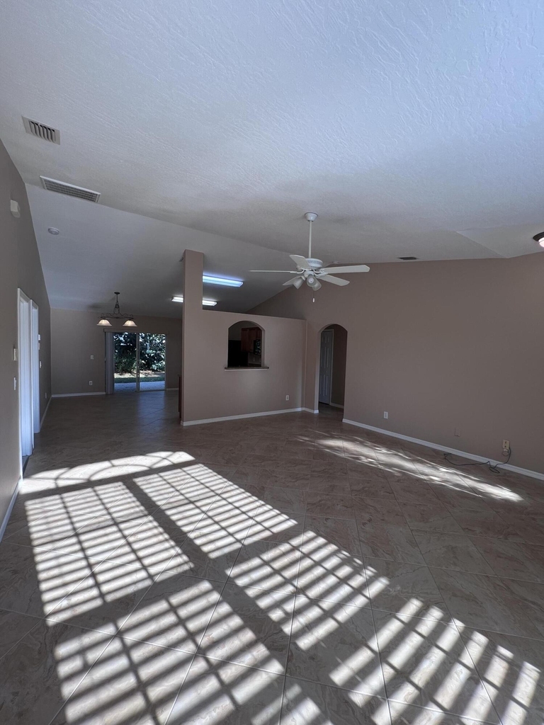 830 Laurel Drive - Photo 5