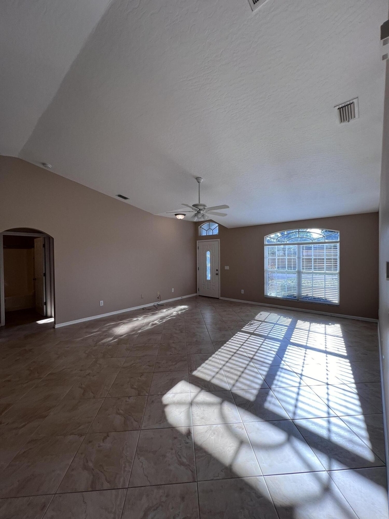 830 Laurel Drive - Photo 2