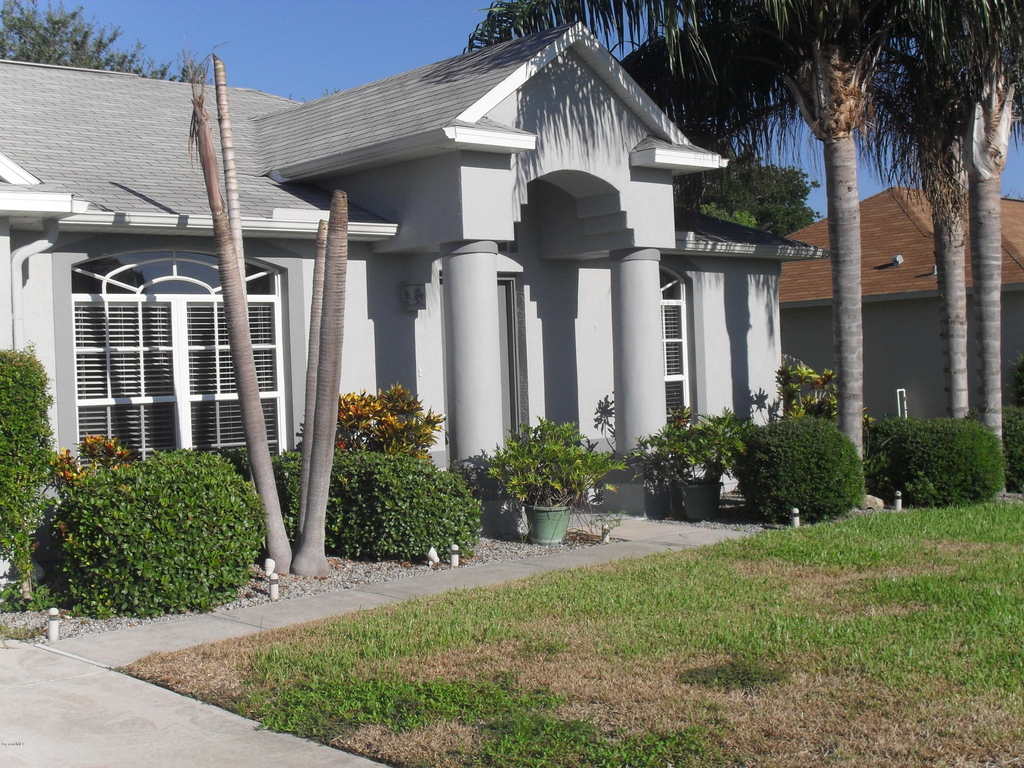 830 Laurel Drive - Photo 1