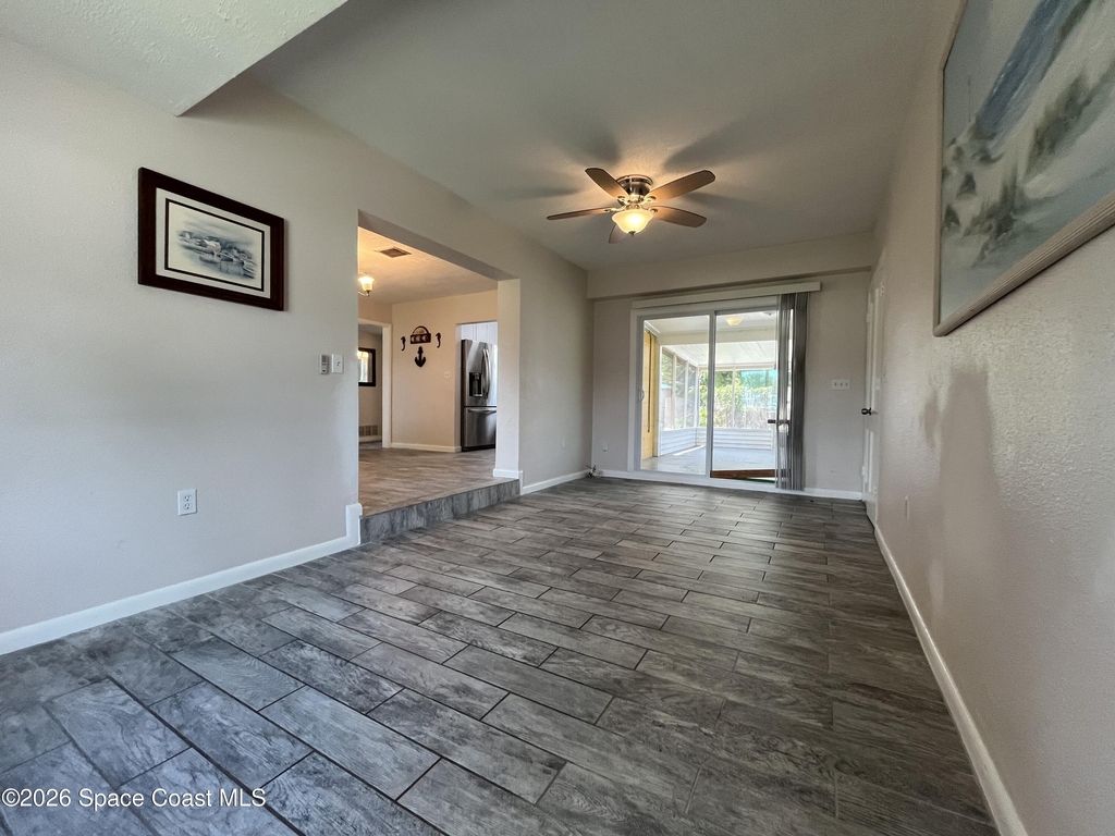801 Hampton Way - Photo 5